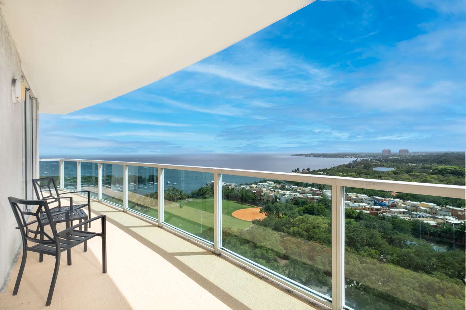 Arya Hotel & Suites Coconut Grove, WorldHotels, Distinctive 12/12