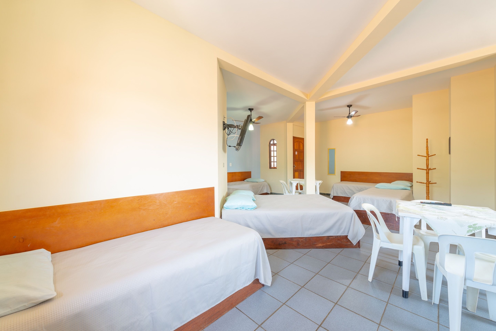 Room, 5 Beds, Convertible Double Bed، Chalés Four Seasons 2/4
