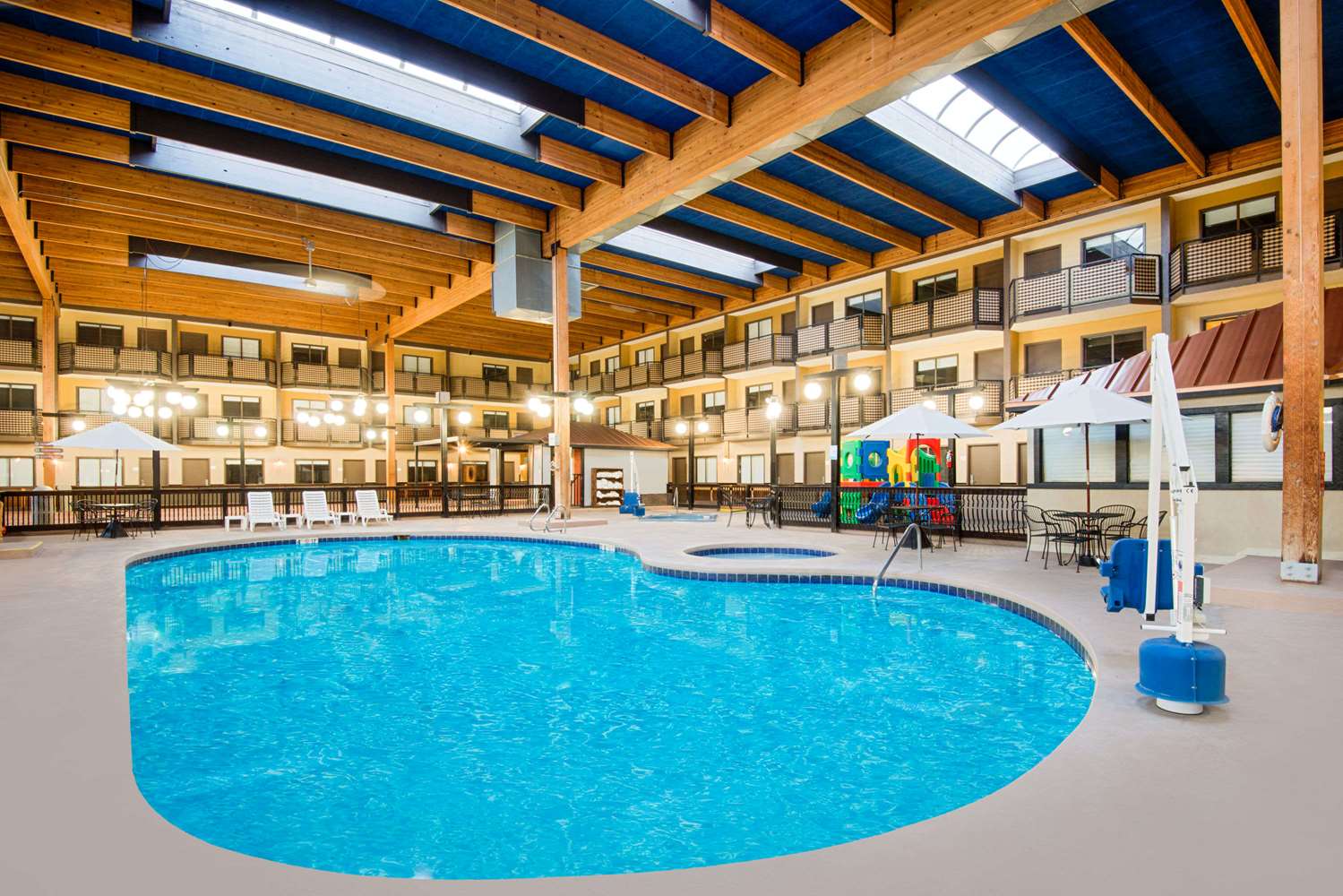 The Eddie Hotel Gillette 12/14