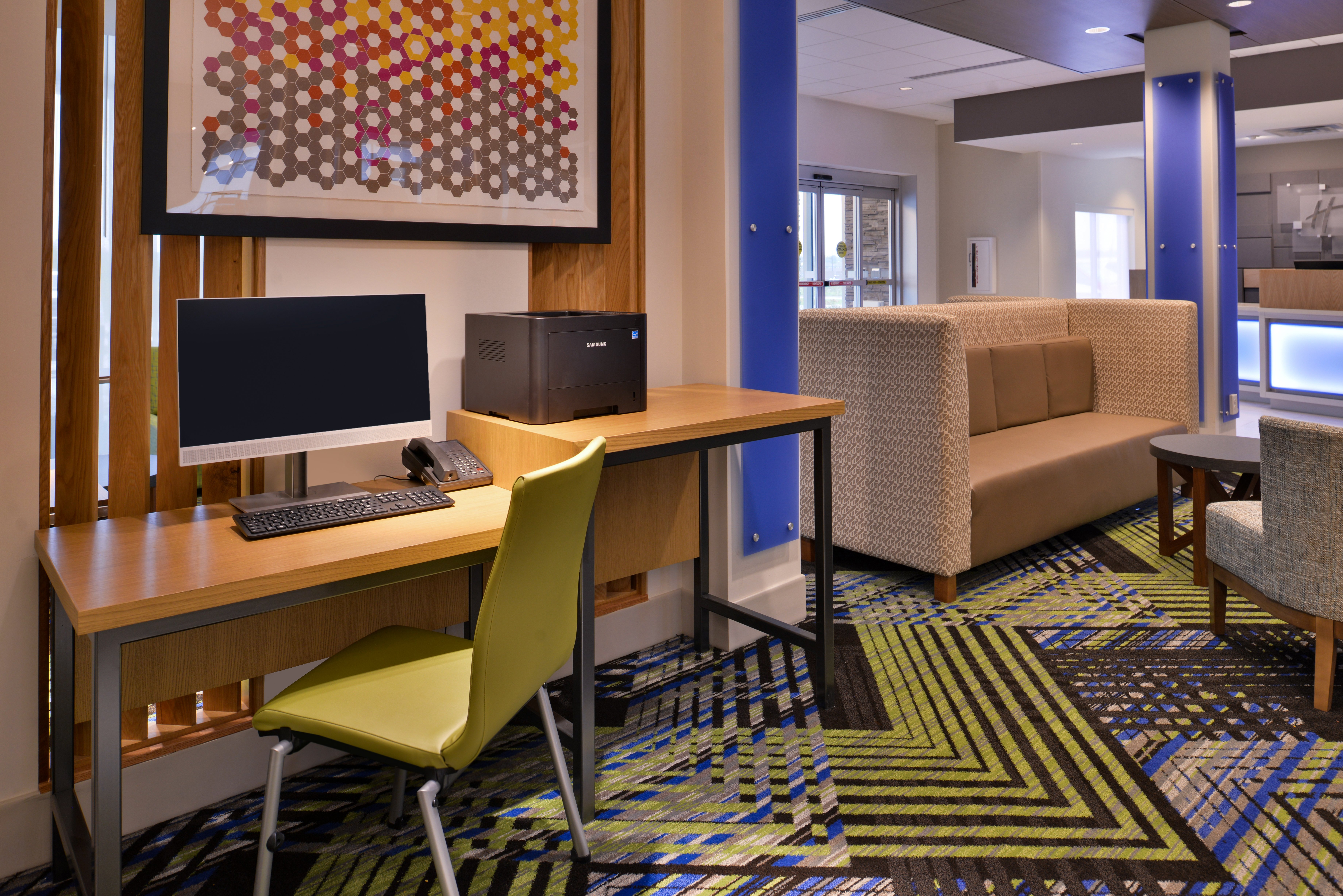 Holiday Inn Express Suites Marshalltown 44/48