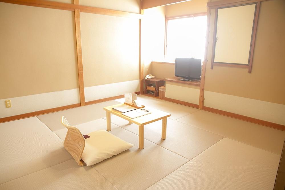 JAPANESE, ECONOMY
