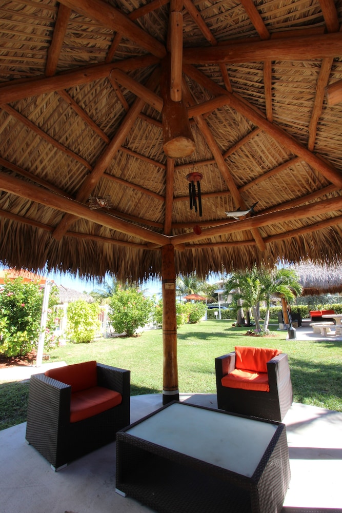 Oceans Beach Resort Suites 10/67