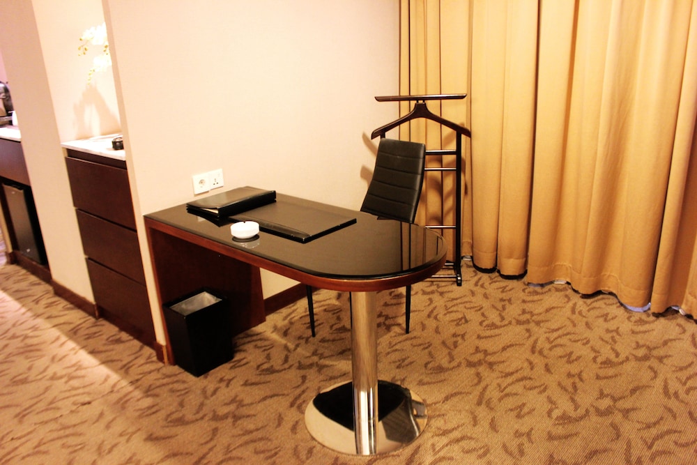 Aston Pluit Hotel and Residence 53/66