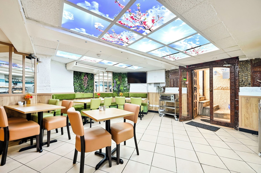 City London Hotel 38/50