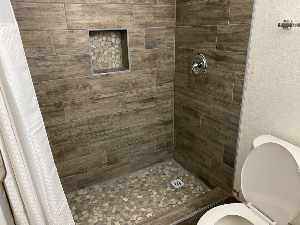 غرفة قياسية بسريرين كوين، Texas Inn & Suites Raymondville 10/10