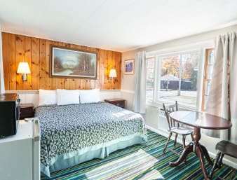 Beacon Inn and Suites 7/40