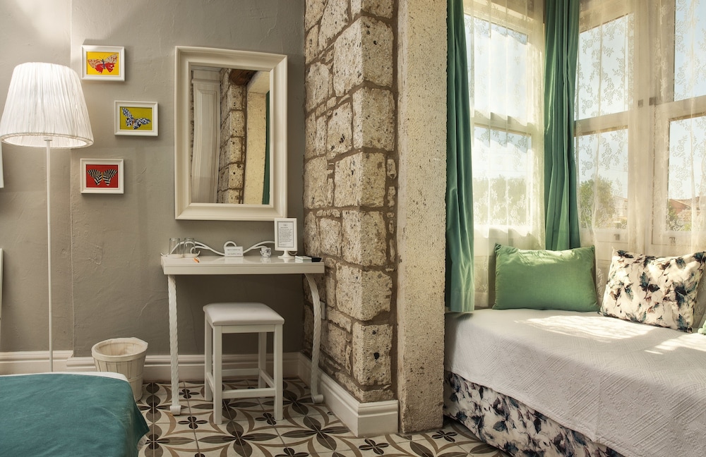 Vodina Hotel 50/50