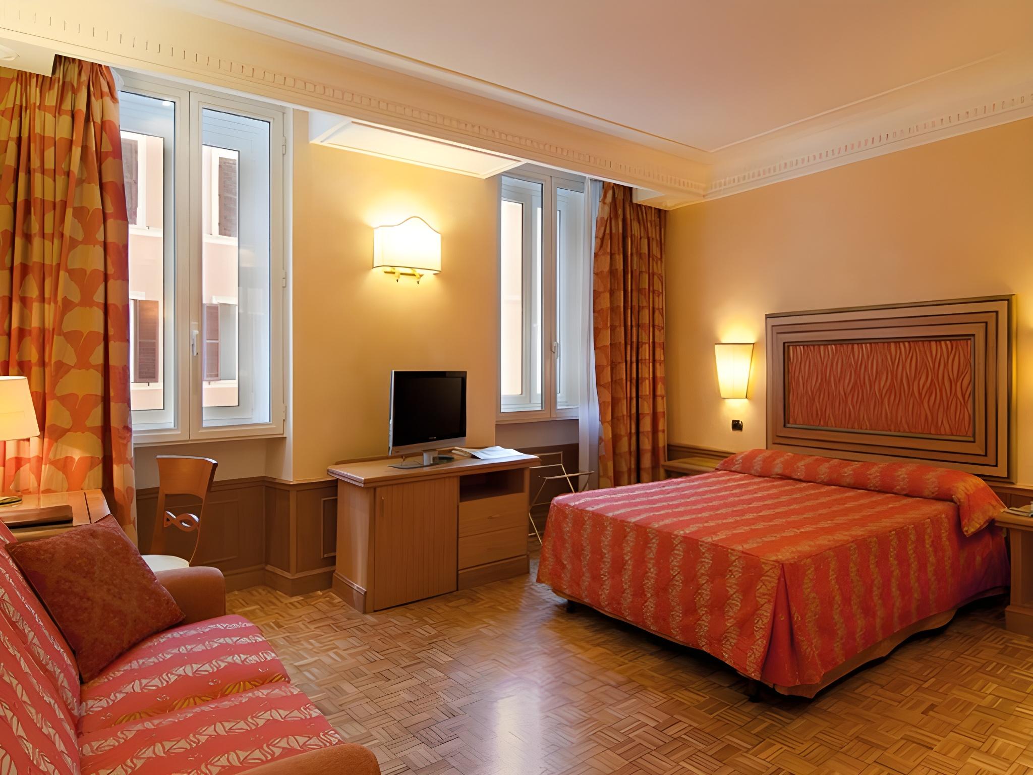 ROOM, TRIPLE