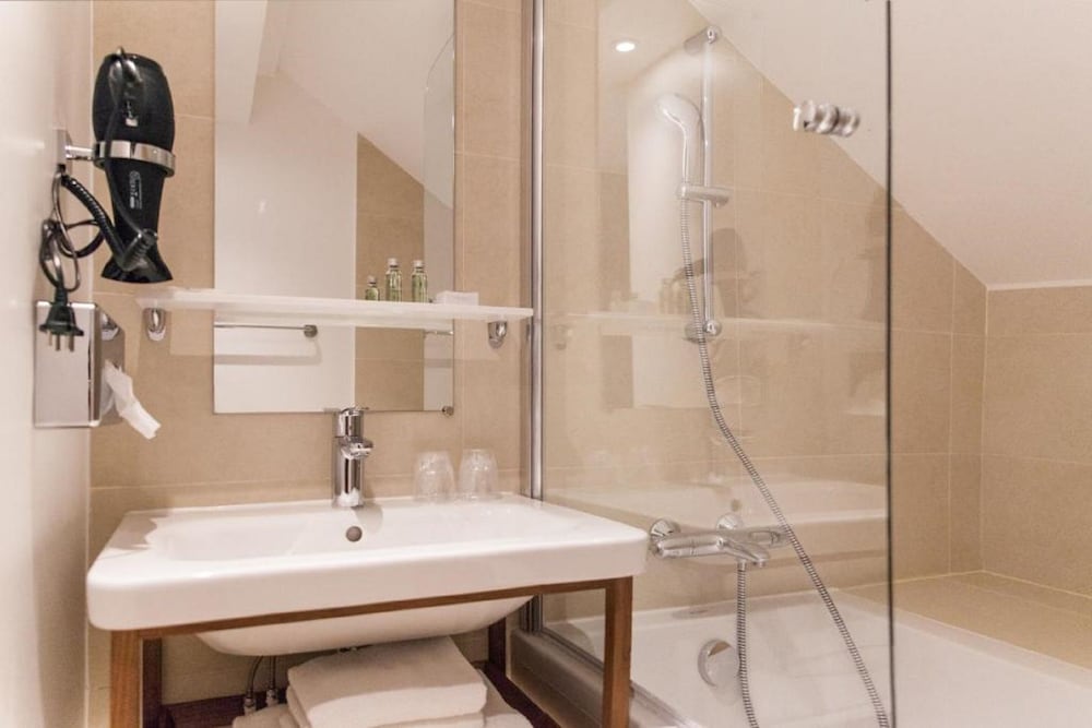 COMFORT HOTEL SIXTEEN PARIS MONTROUGE 19/67