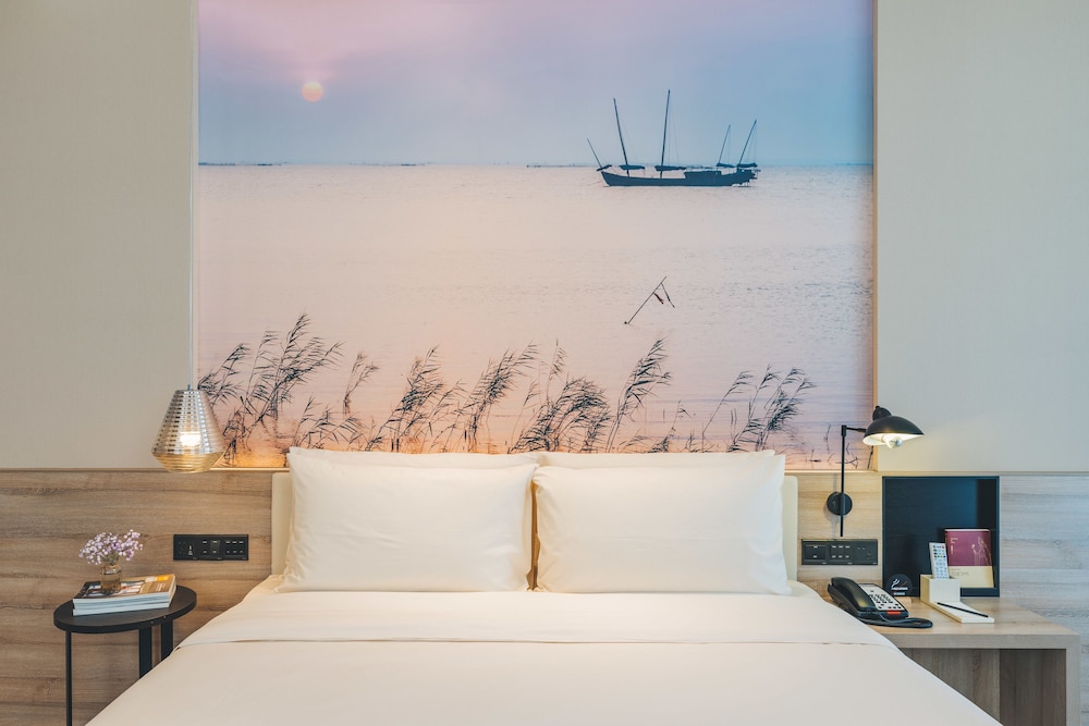 Atour Hotel (Suzhou North High Speed Railway Station, Qiyage Garden) 19/44