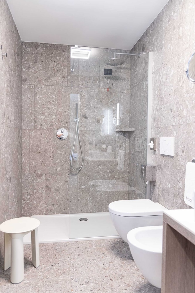OLIMPIA HOTEL 48/50