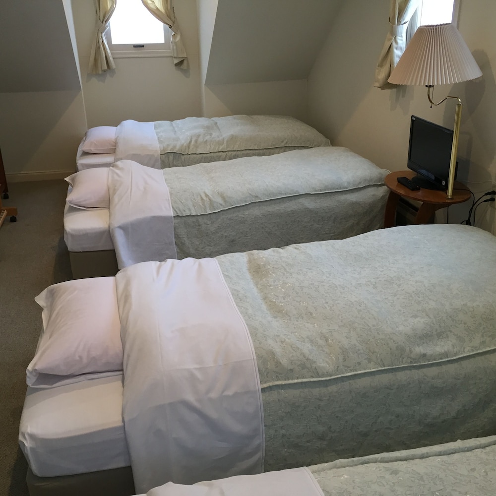 Guest House Bunk 19/47