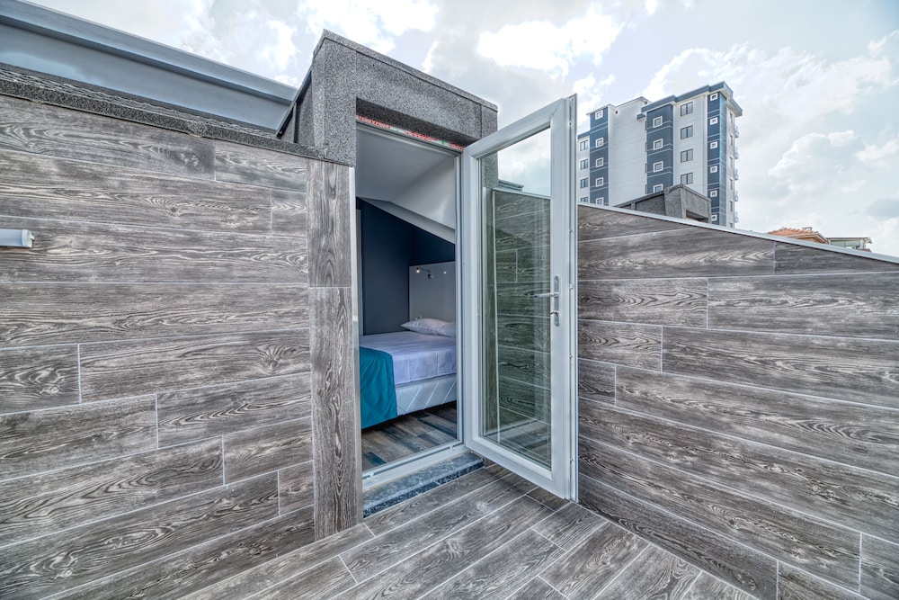 Gris & Verde Suite Hotel 2/50