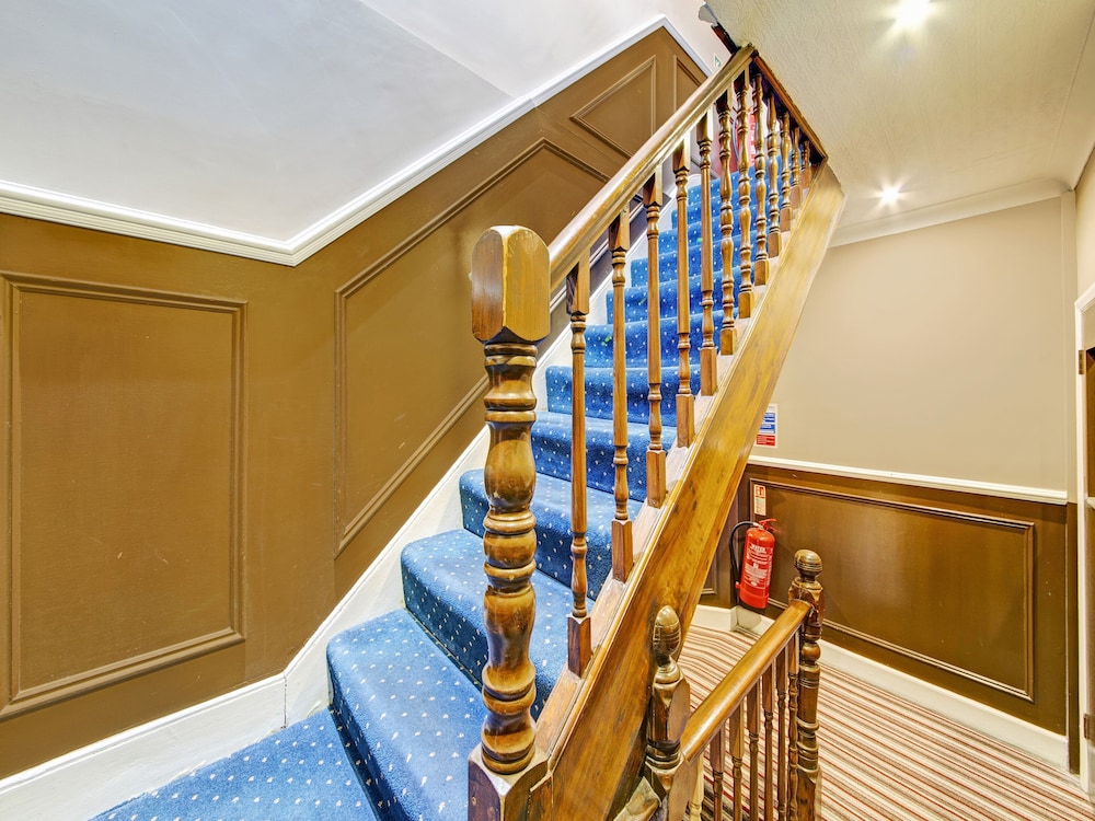 OYO Bostons Manor Hotel, Hanwell London 38/64