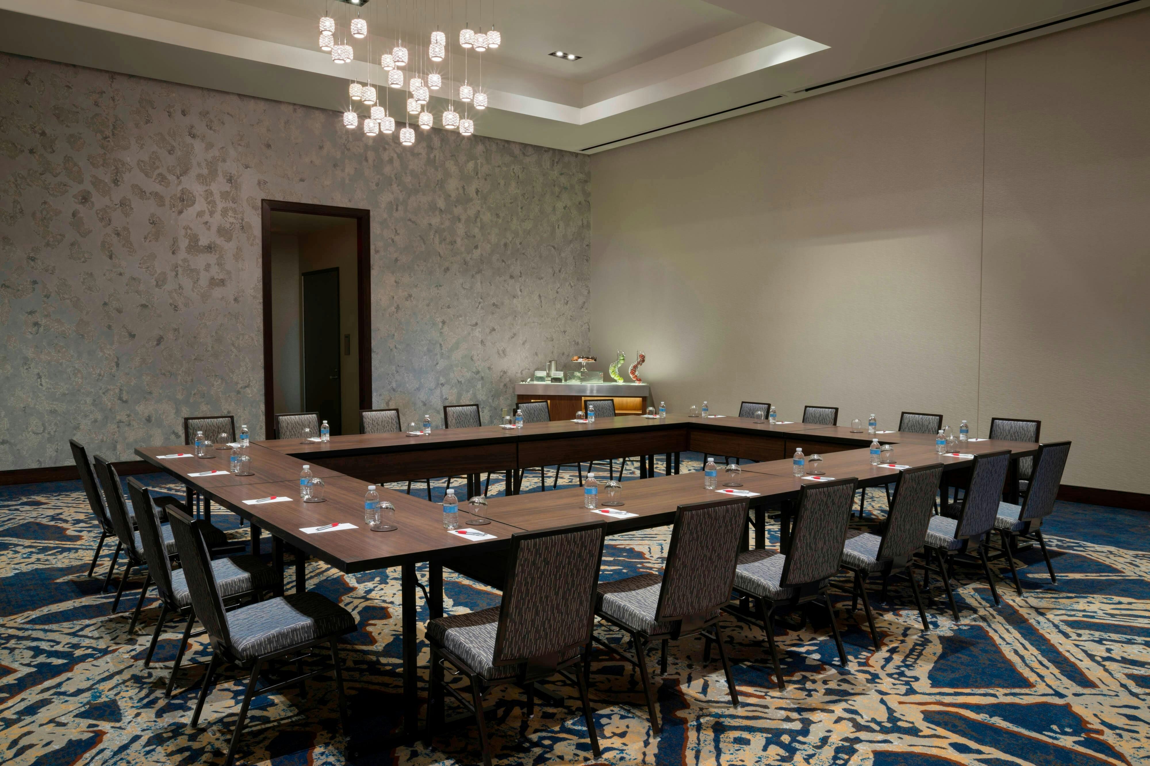 Buffalo Marriott at LECOM HARBORCENTER 23/27