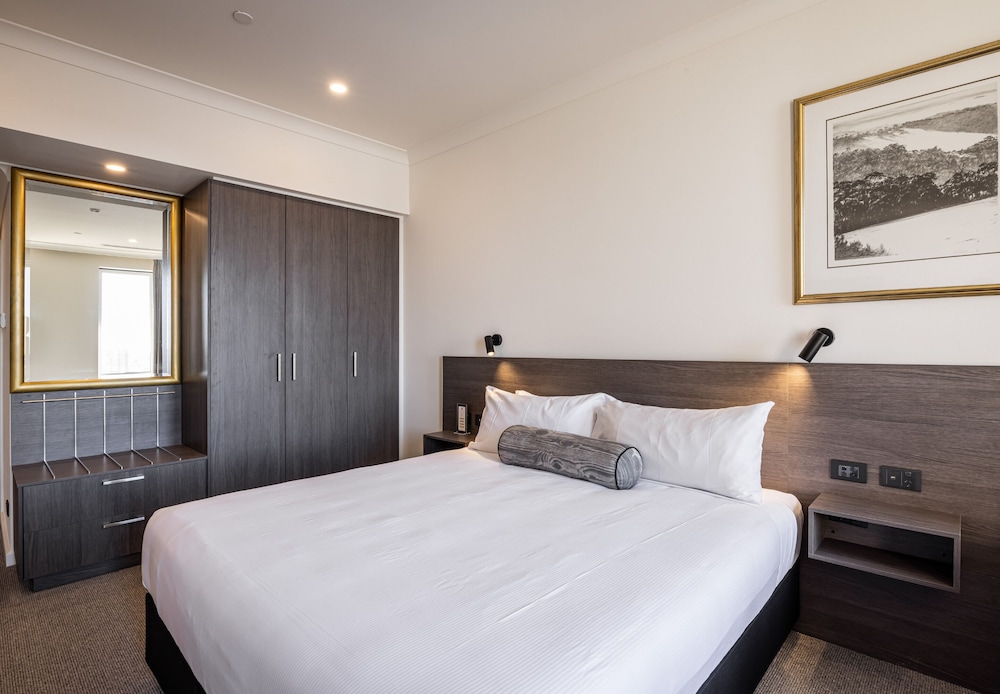 غرفة ديلوكس بسرير كينج، Duxton Hotel 2/4