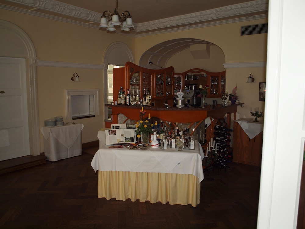 Hotel Bellevue Schmolln 23/42