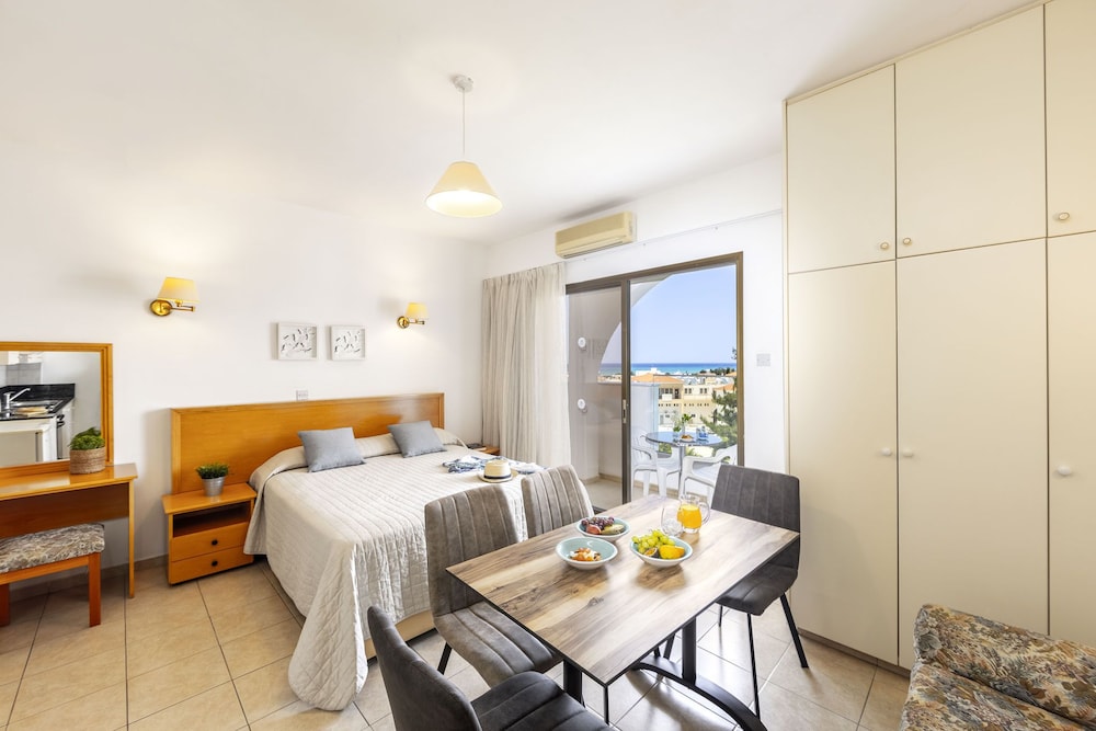 Stephanos Hotel Apartments 18/47