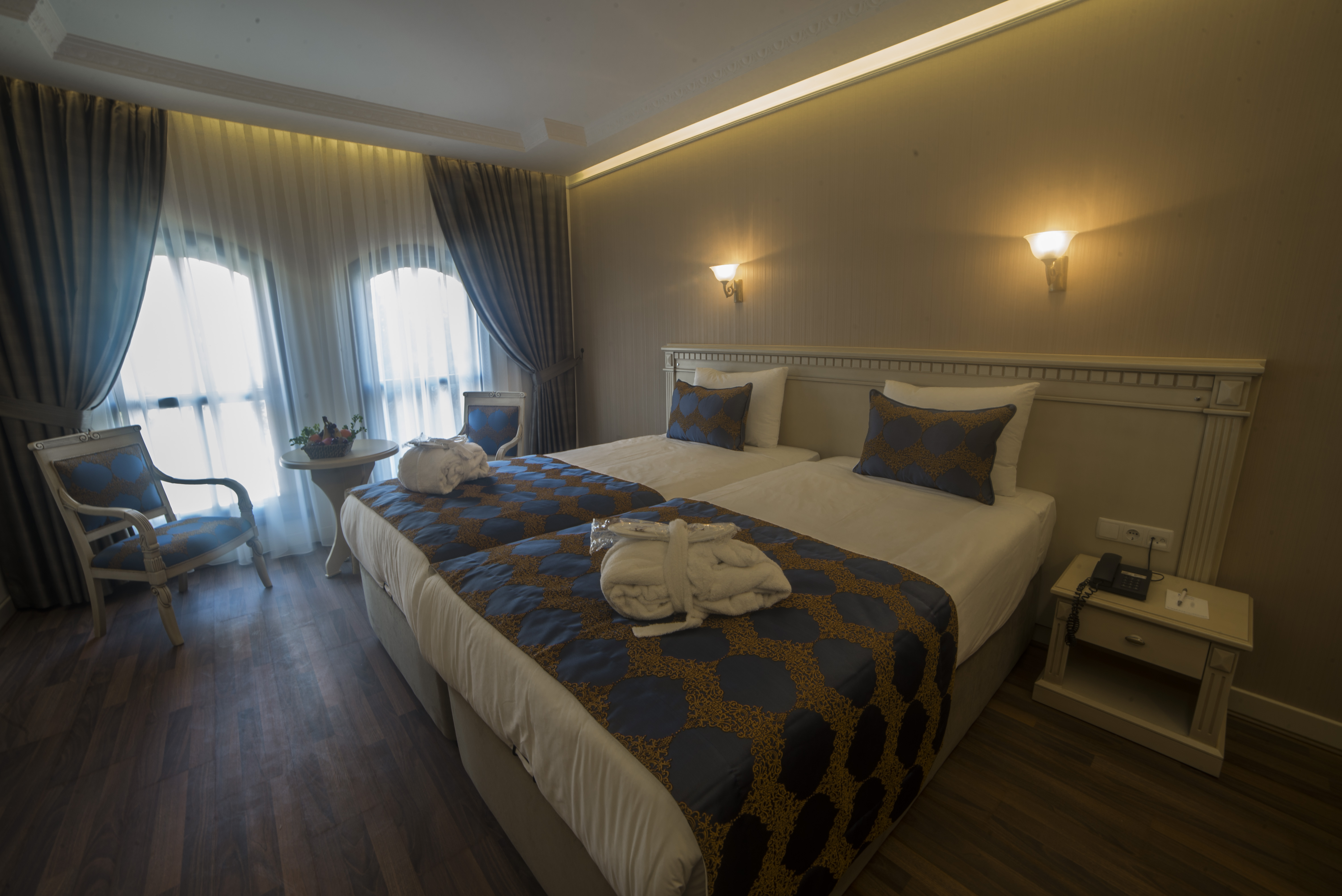 DELUXE DOUBLE ROOM