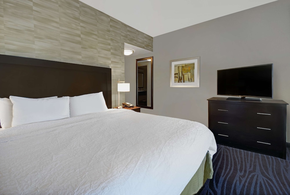 Hampton Inn And Suites Robbinsville 22/57