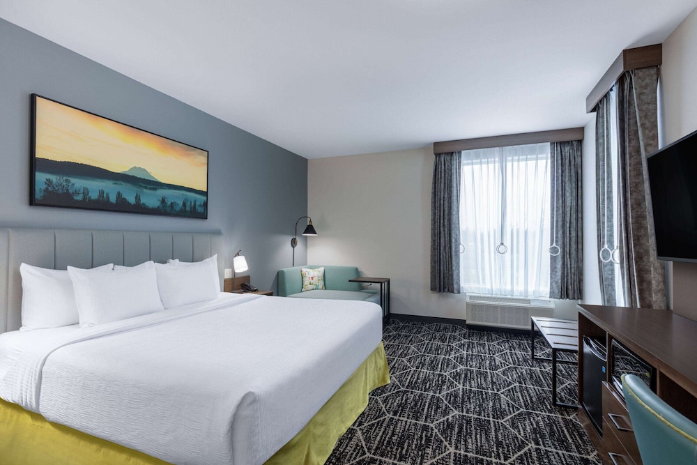 La Quinta Inn and Suites by Wyndham Centralia 10/50