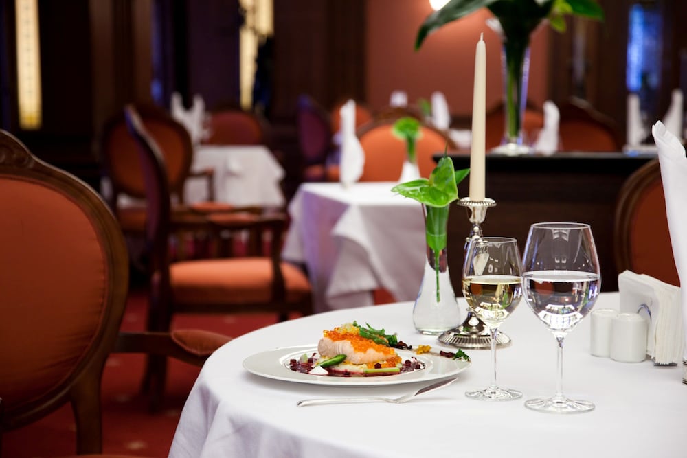restaurant cafeteria