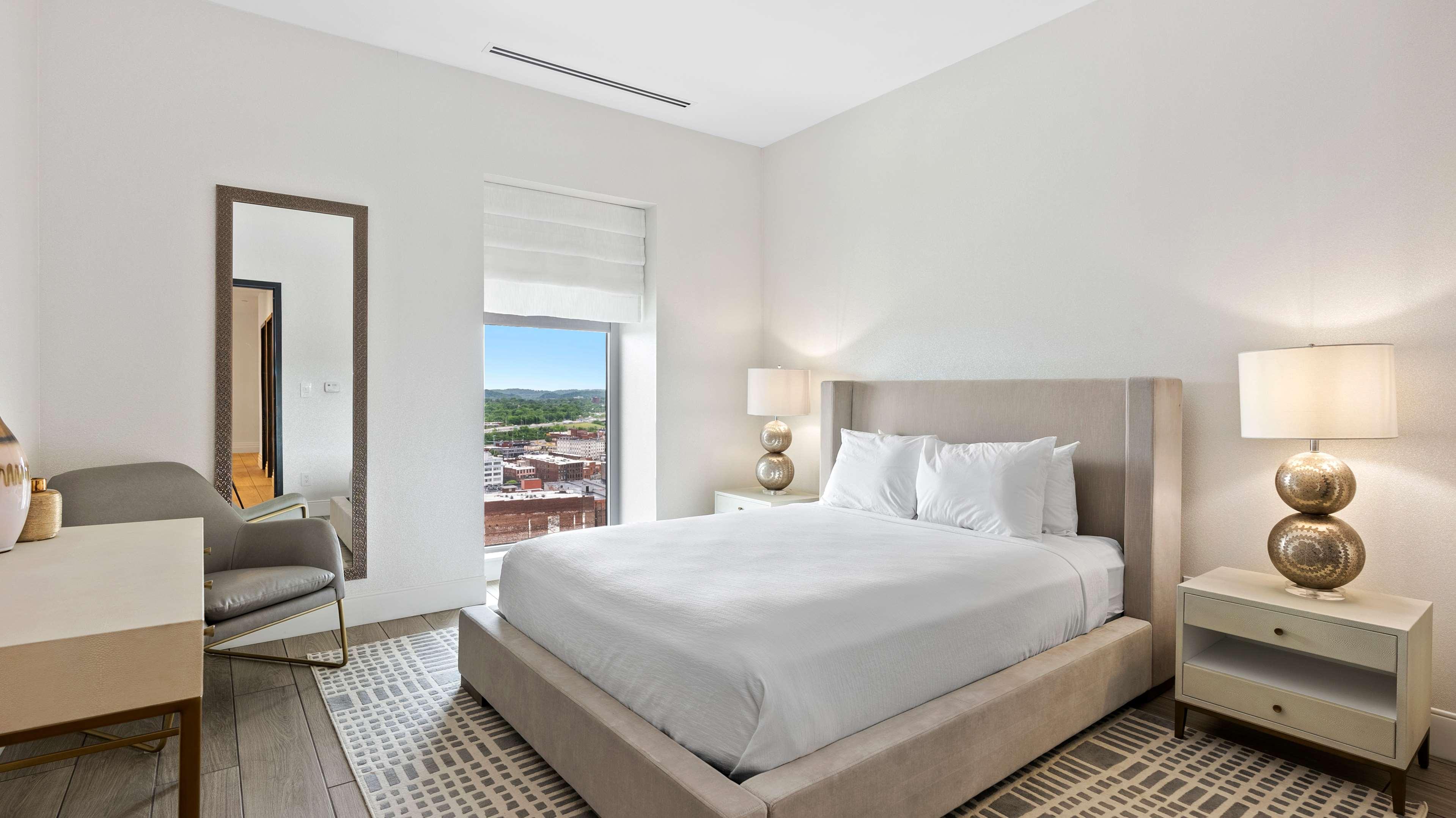 2 BEDROOMS, APARTMENT, KING BED, QUEEN BED, 2 BATHROOMS