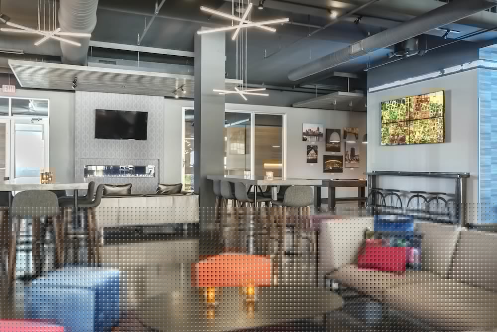 ALOFT NEWPORT ON THE LEVEE 37/59