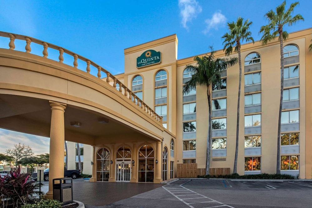 La Quinta Inn Suites By Wyndham West Palm Beach Airport