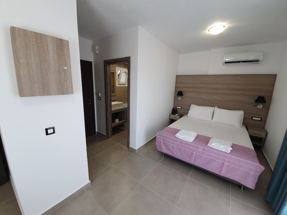 Elounda Sunrise Apartments and Studios 5/50