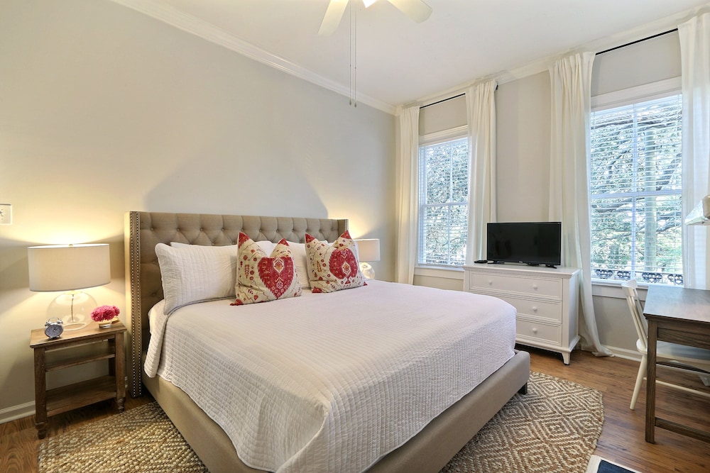 Gallery Stays - Parkside Manor 14/52
