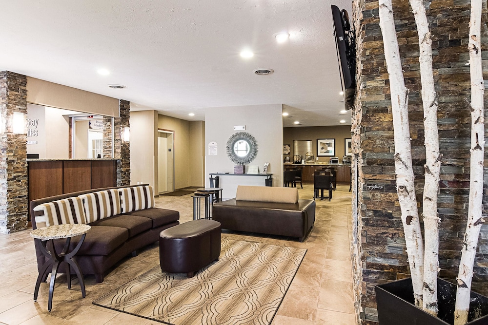MainStay Suites Fargo - I-94 Medical Center 32/41