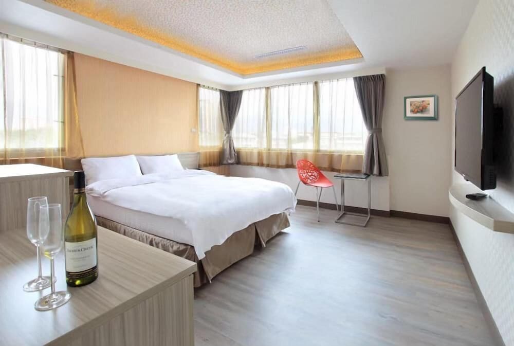 West Hotel 17/55