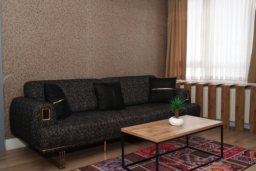 Corner Park Suites 32/50