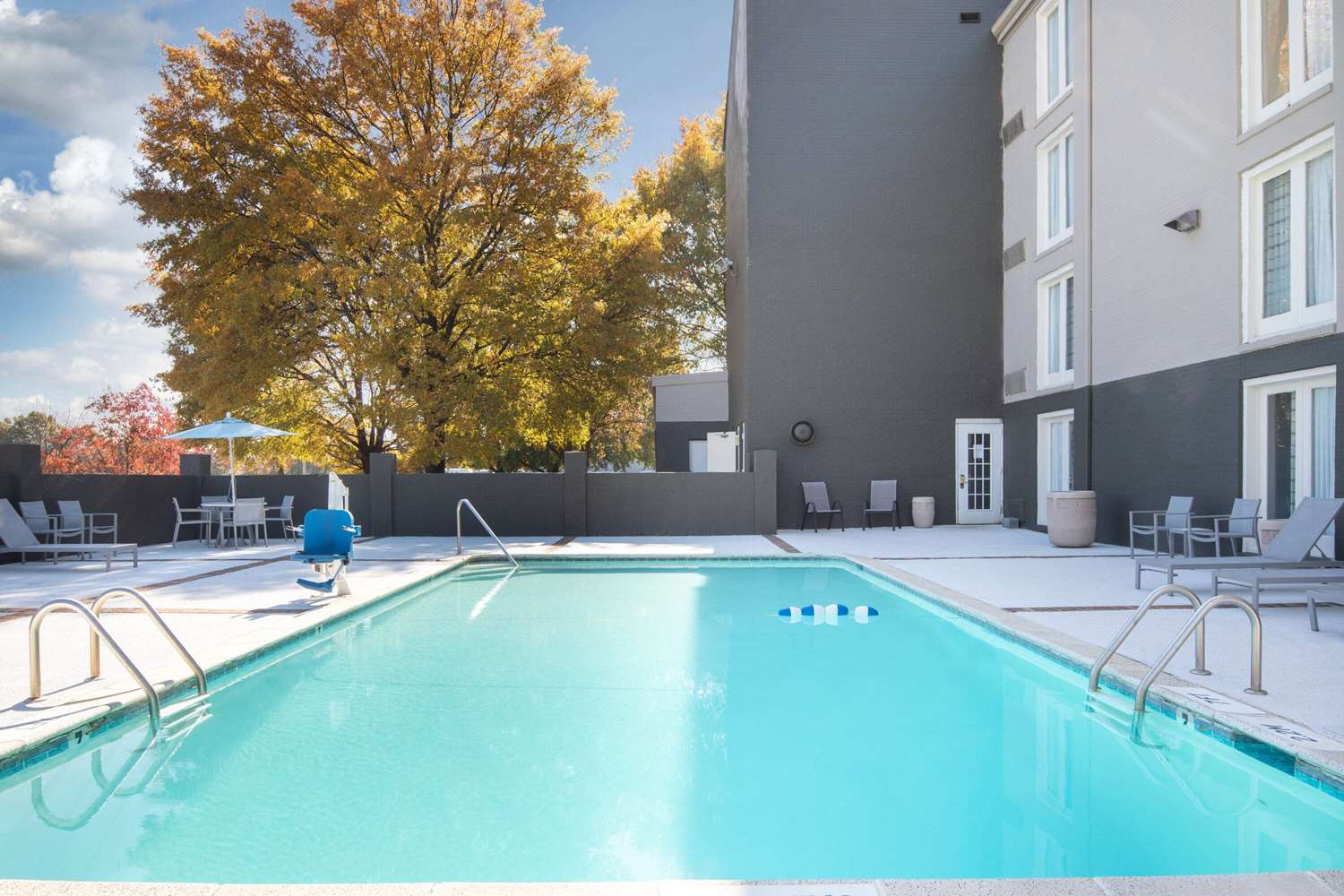 La Quinta Inn & Suites by Wyndham Atlanta Airport South 44/47