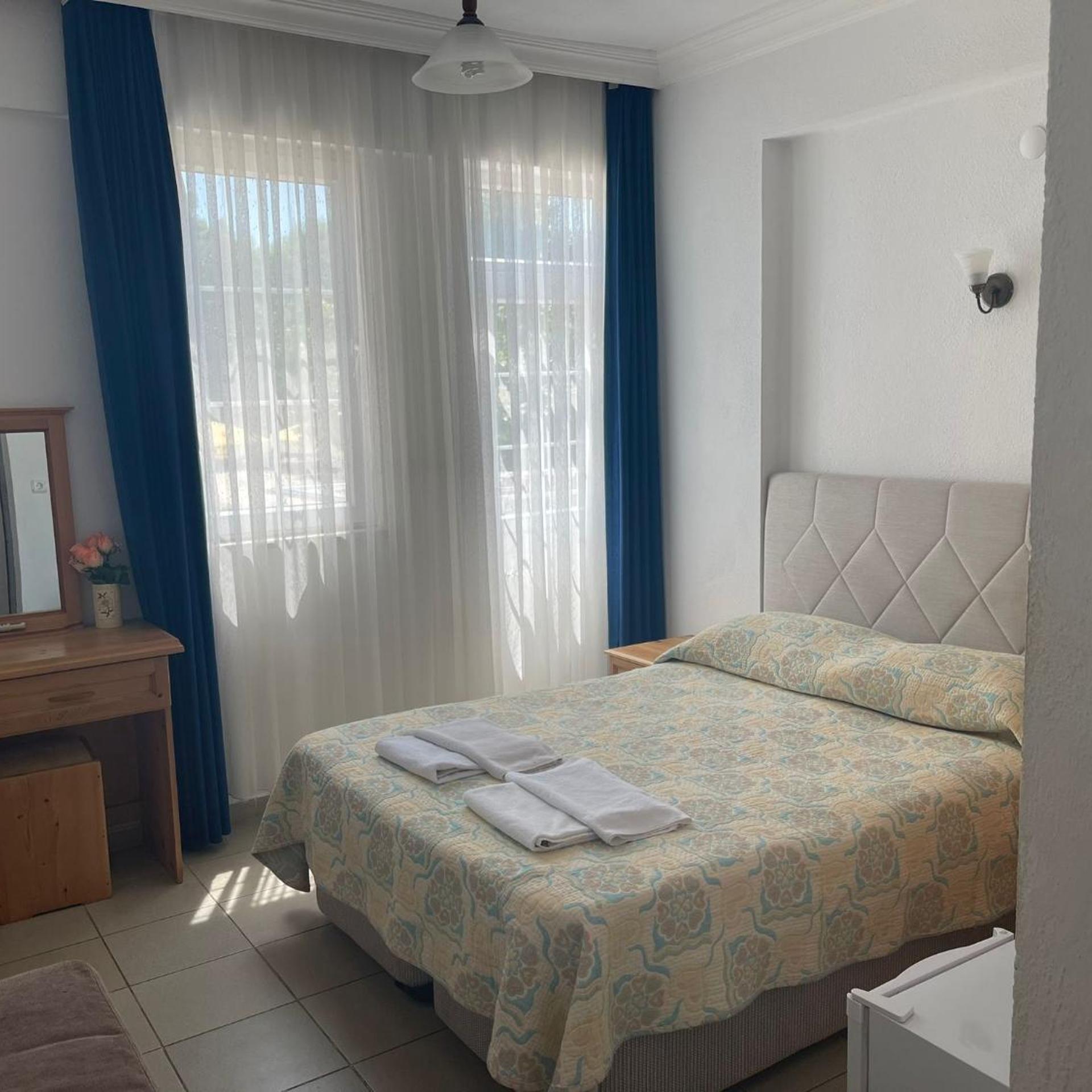 غرفة ثلاثية بشرفة، Tugay Hotel 4/10