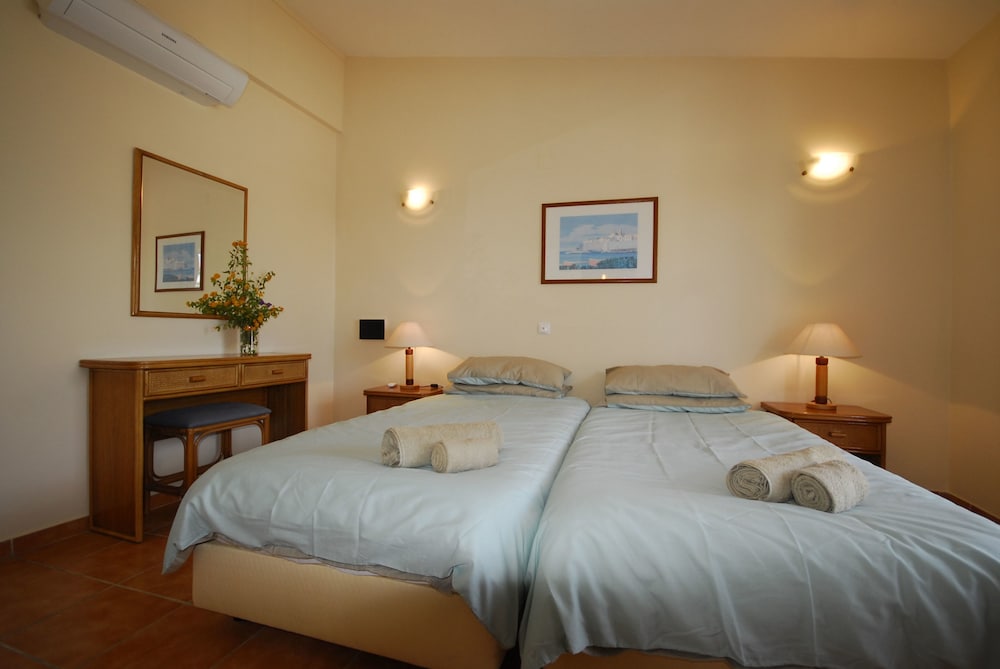 ROOM, DOUBLE BED, BALCONY
