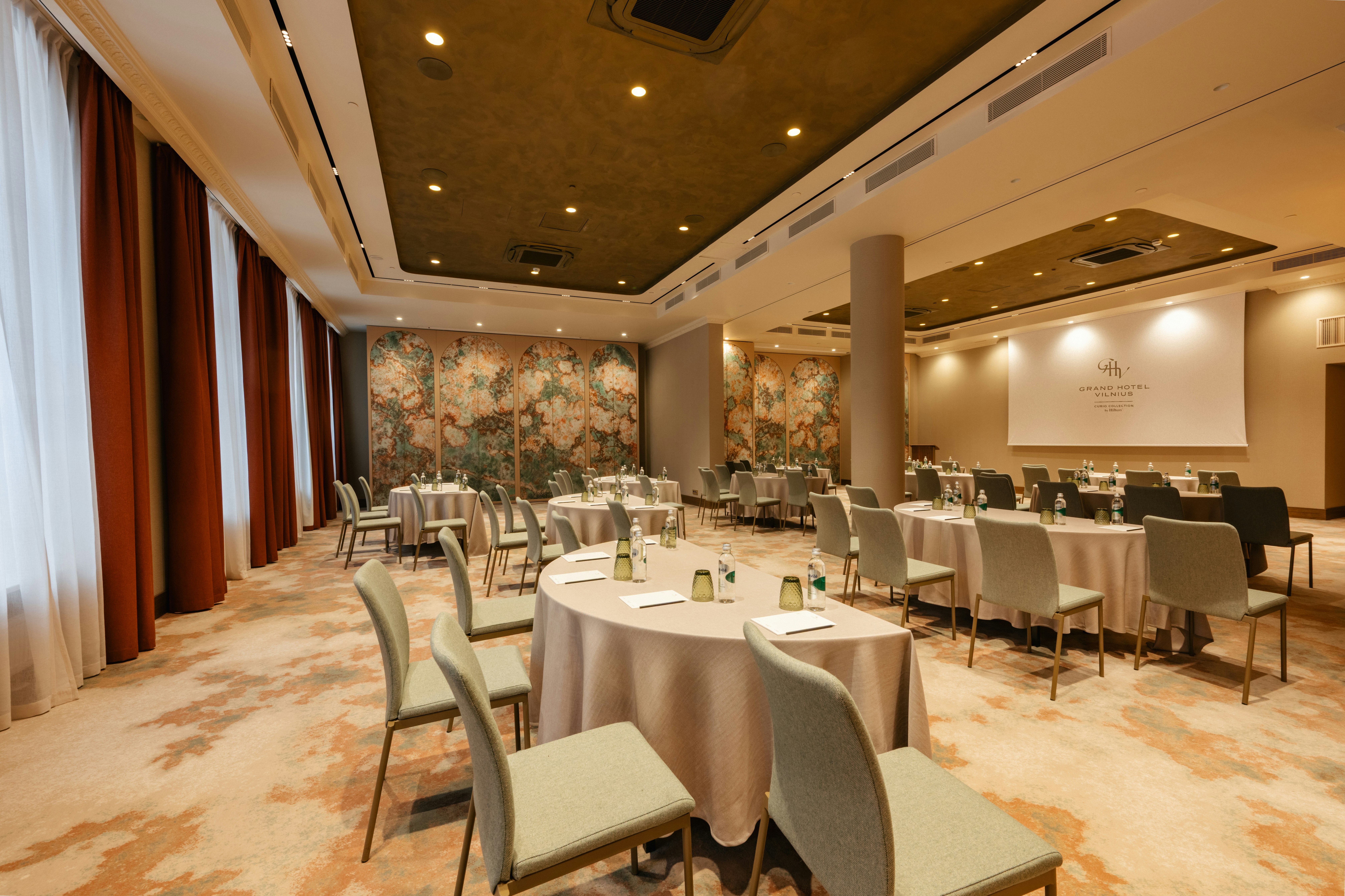 Grand Hotel Vilnius, Curio Collection by Hilton 24/47