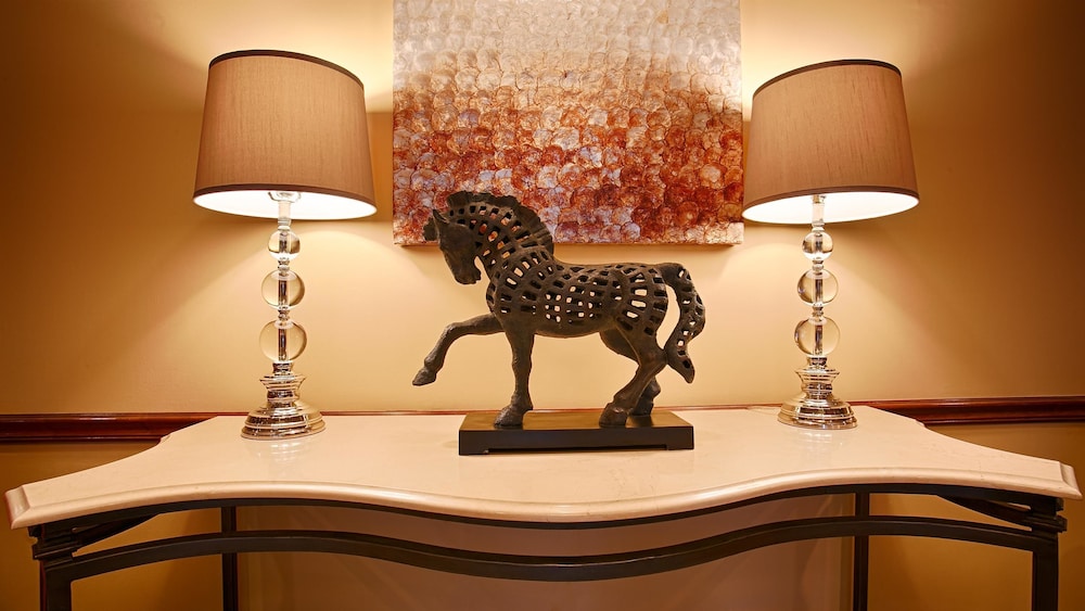 Best Western Louisville East Inn & Suites 37/38
