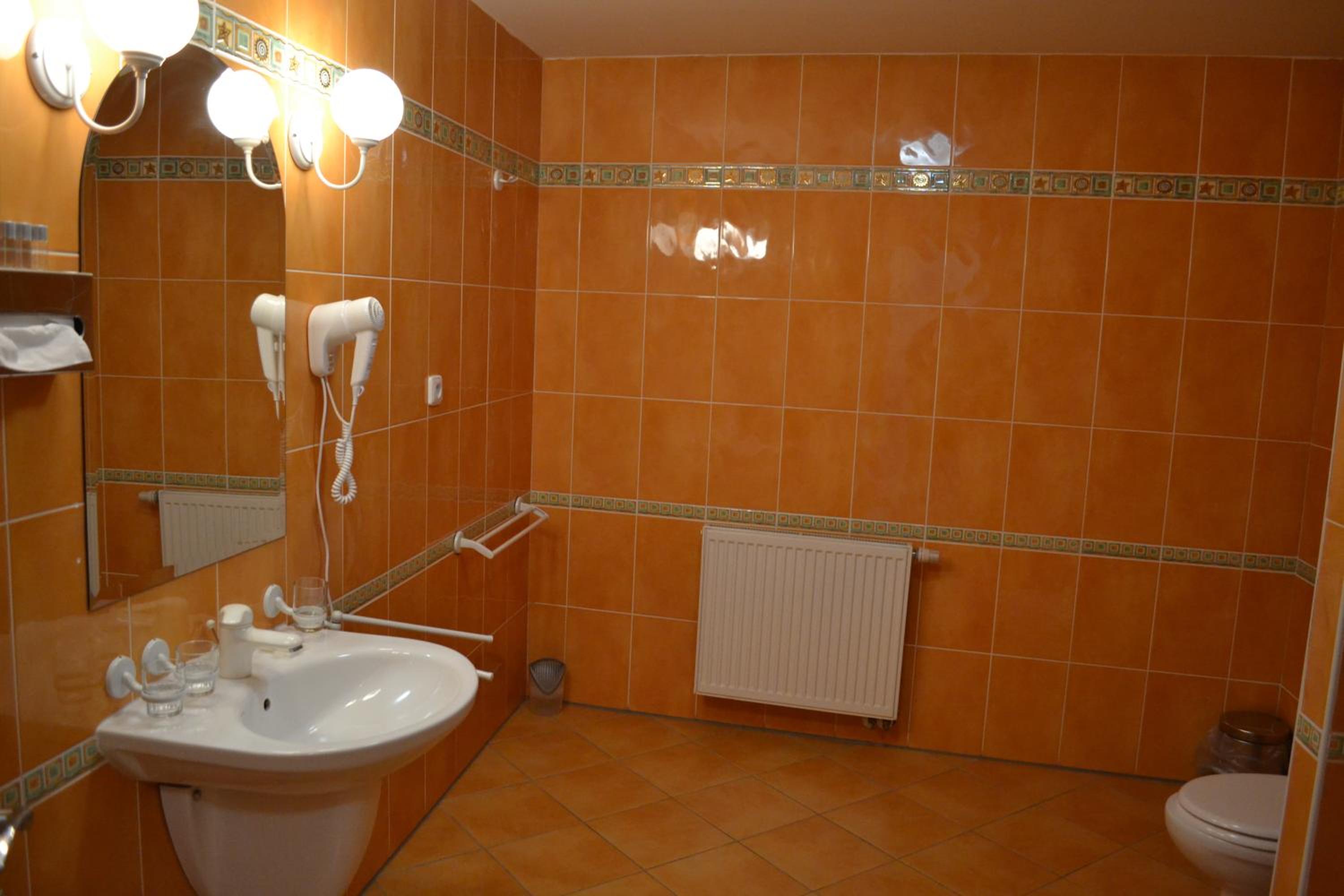 Hotel Dvorak 63/66
