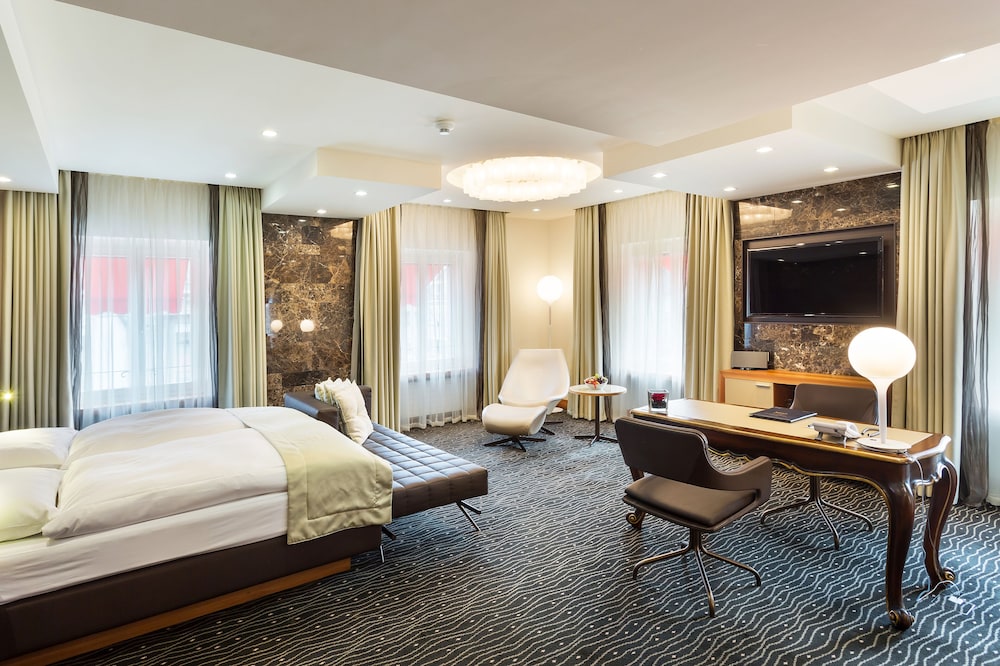 HOTEL ST GOTTHARD 65/84