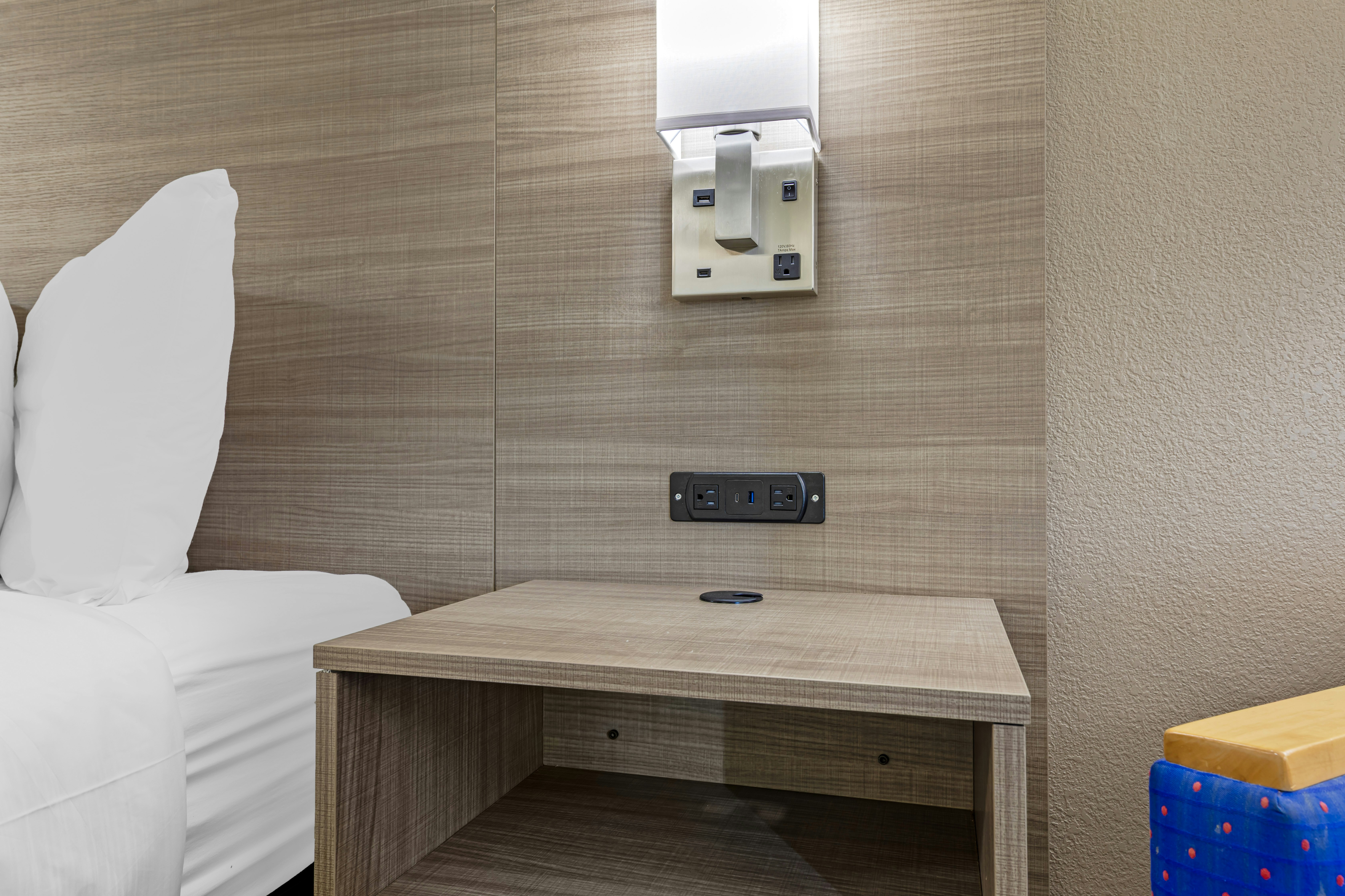 غرفة ديلوكس بسرير كينج، Red Roof Inn & Suites Philadelphia - Bellmawr 8/8