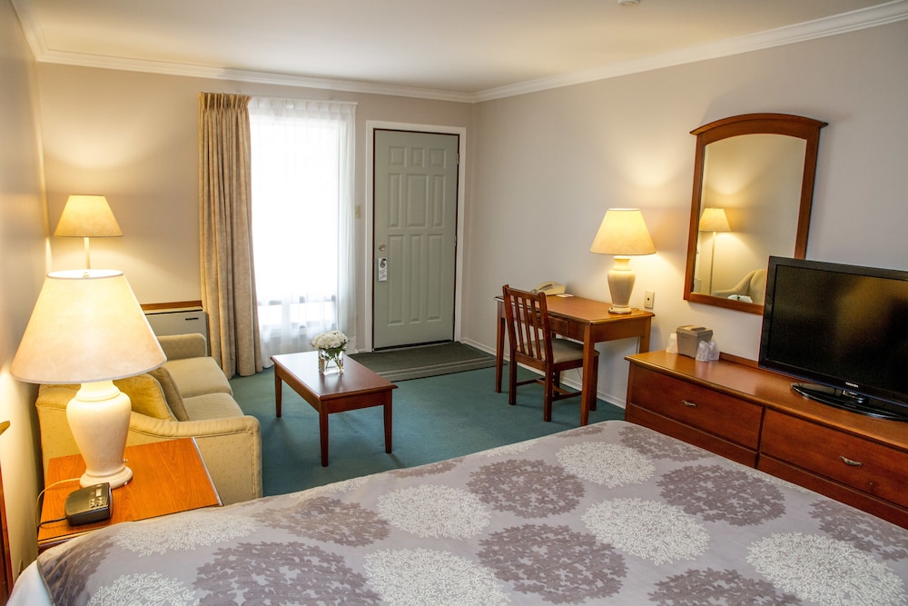 Rideau Heights Inn 8/54