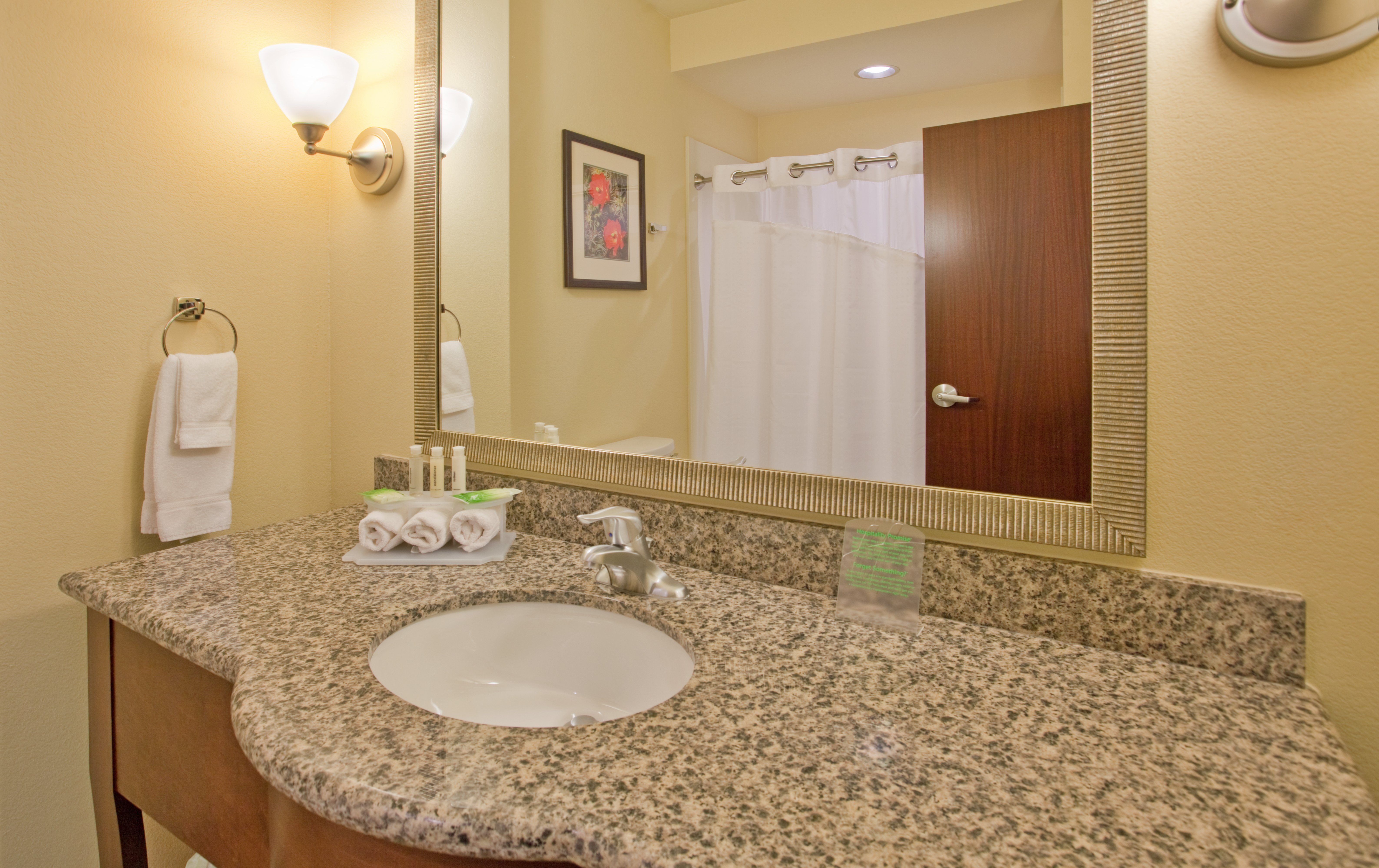 غرفة بسريرين كوين، Holiday Inn Express Hotel Suites Gallup East 2/2