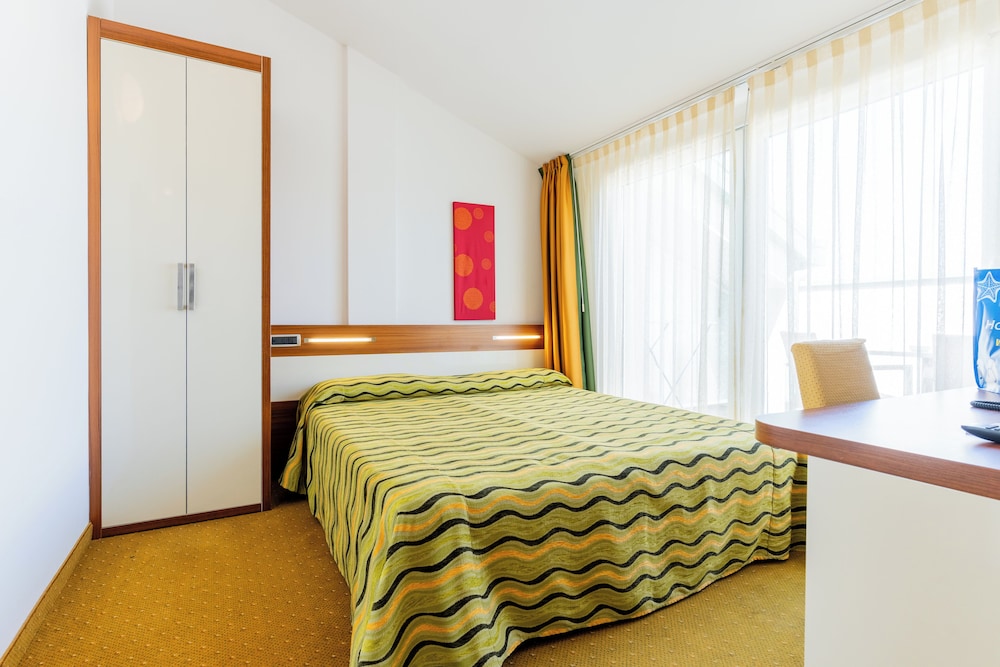 HOTEL MAREGOLF 16/46