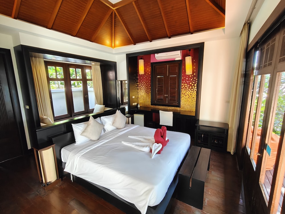 Pool, Deluxe, Villa, King Bed, Garden View