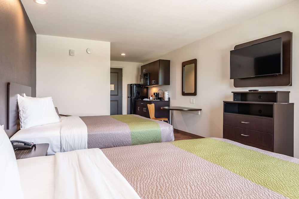 غرفة ديلوكس بسريرين كوين بمطبخ صغير، Studio6 Lake Charles, LA 3/8