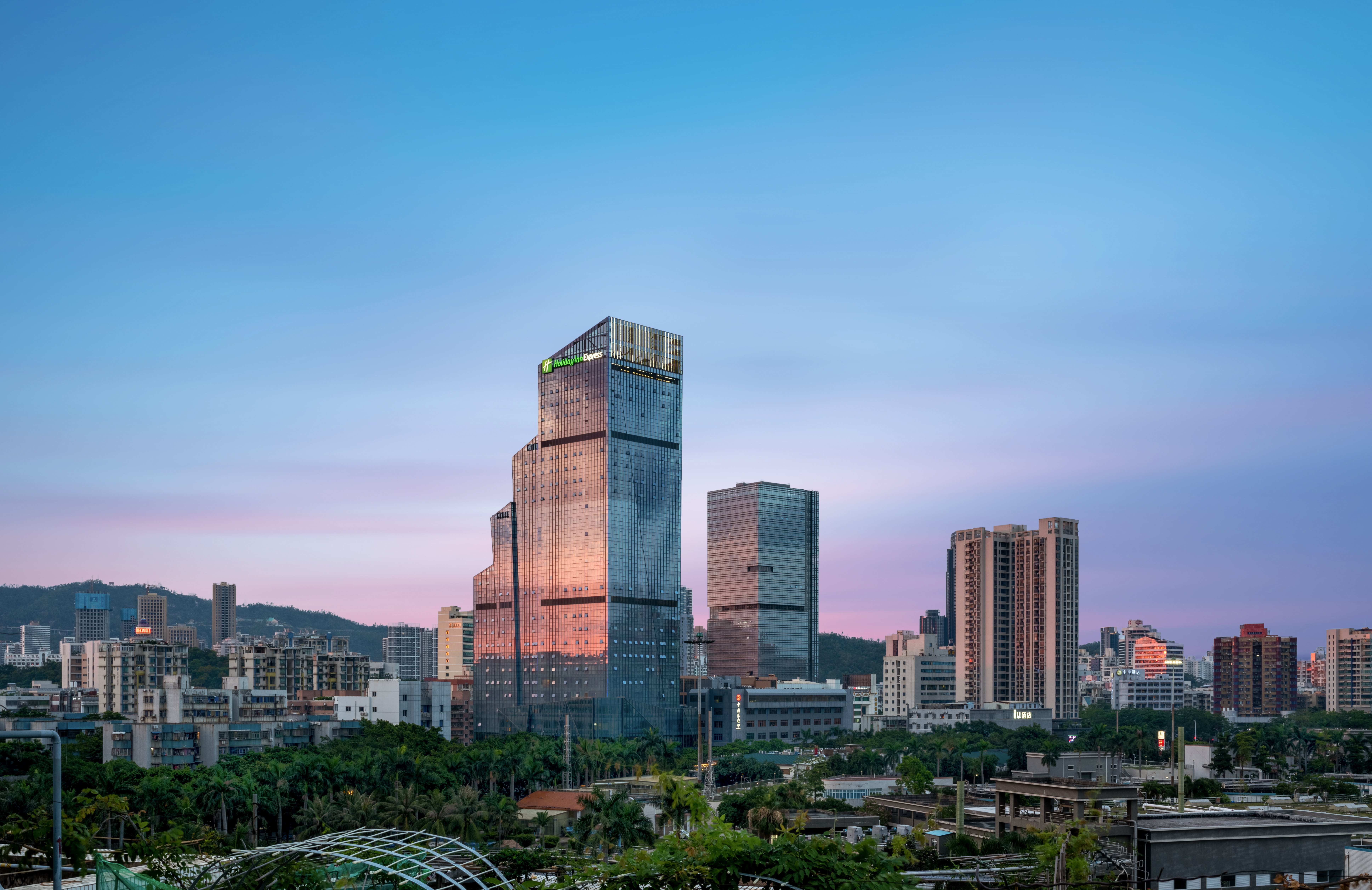 Holiday Inn Express Zhuhai Gongbei 61/63