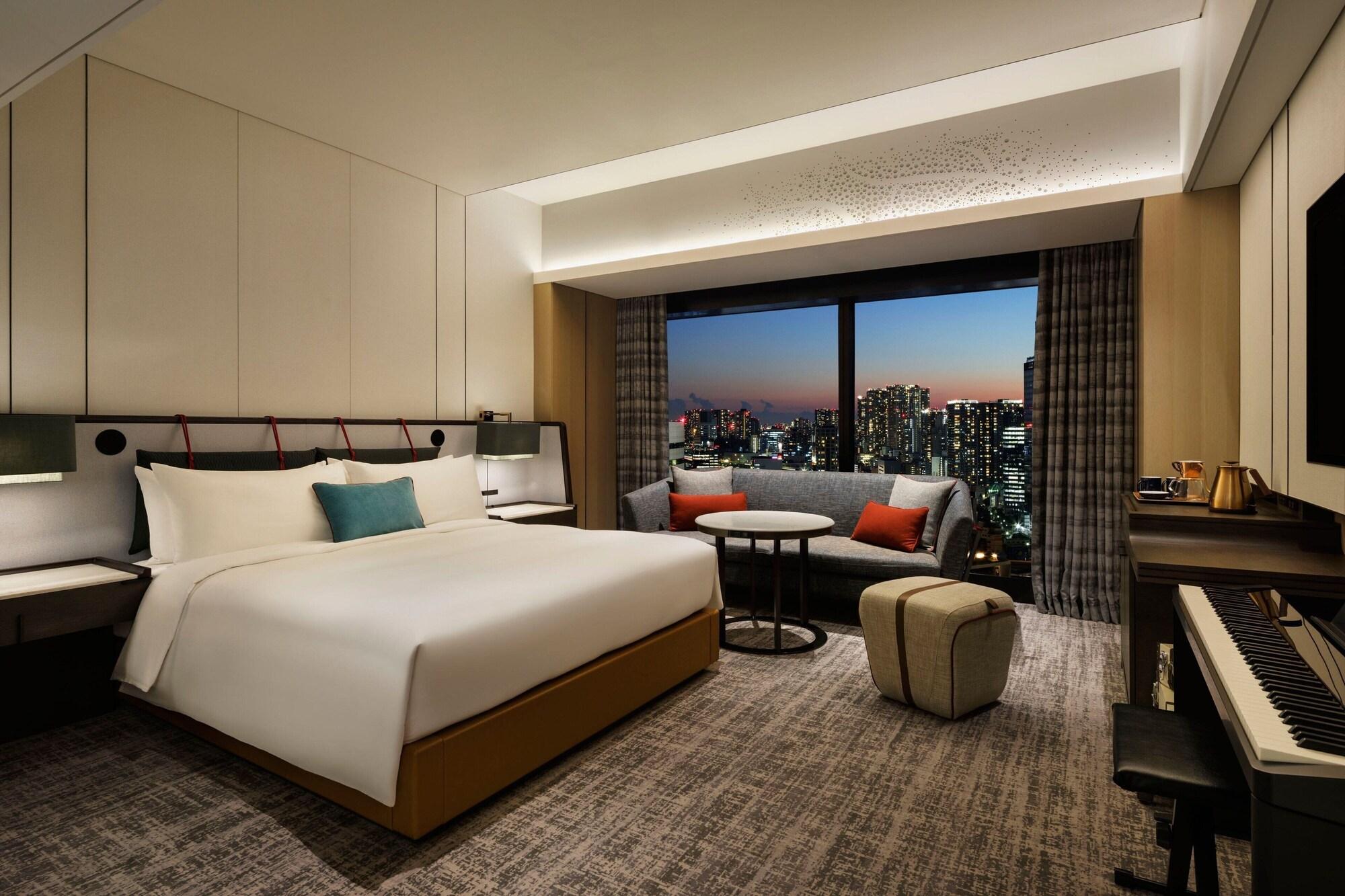 Chapter 2, Executive, 2 King Beds