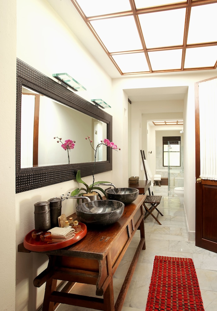TAMARIND VILLAGE 45/63